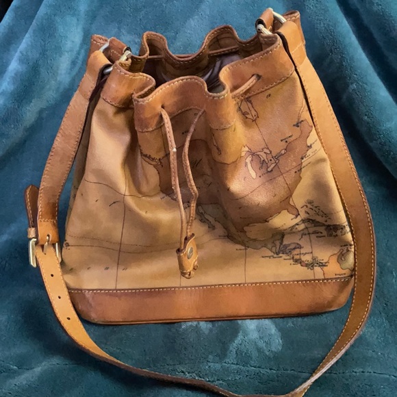 Vintage Alviero Martini bucket bag - Picture 1 of 8